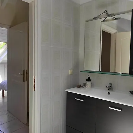 Three Graces Apartment