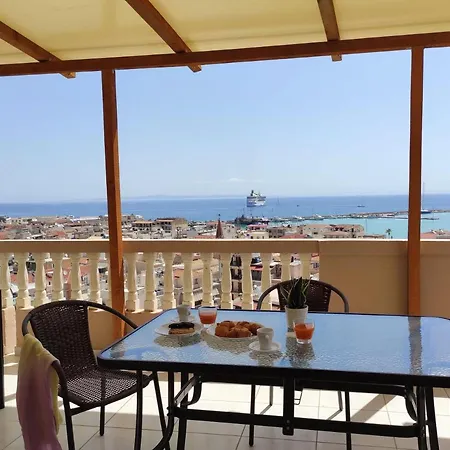 Three Graces Apartment *