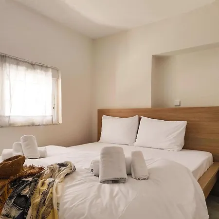 Three Graces Apartment *