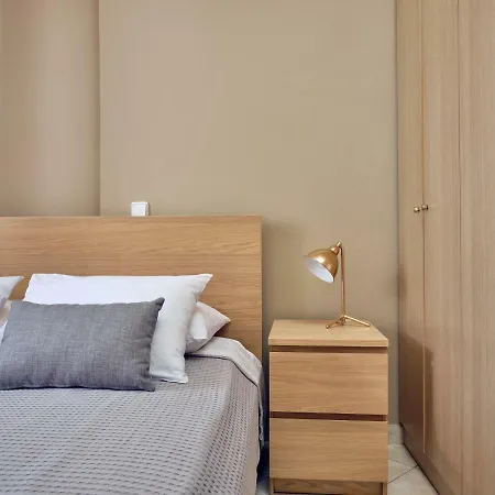 Three Graces Apartment *