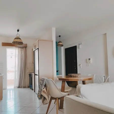 Three Graces Apartment