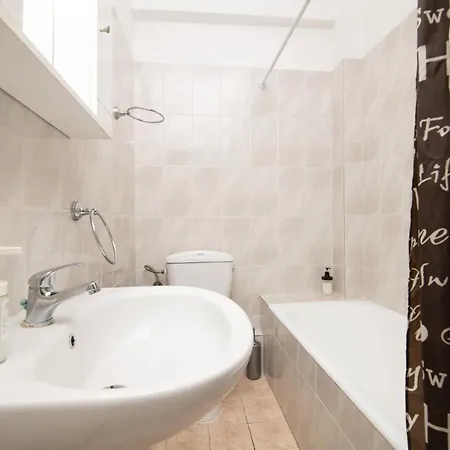 דירה Three Graces